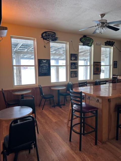 White Sands Inn, Marina, Bar & Grill 伊莎贝尔港 外观 照片