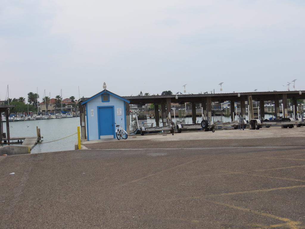 White Sands Inn, Marina, Bar & Grill 伊莎贝尔港 外观 照片